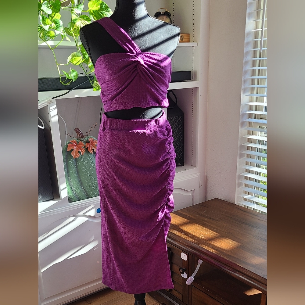 Bundle Set Of Skirt And Top. Trendy New Skirt and Top Set size S.